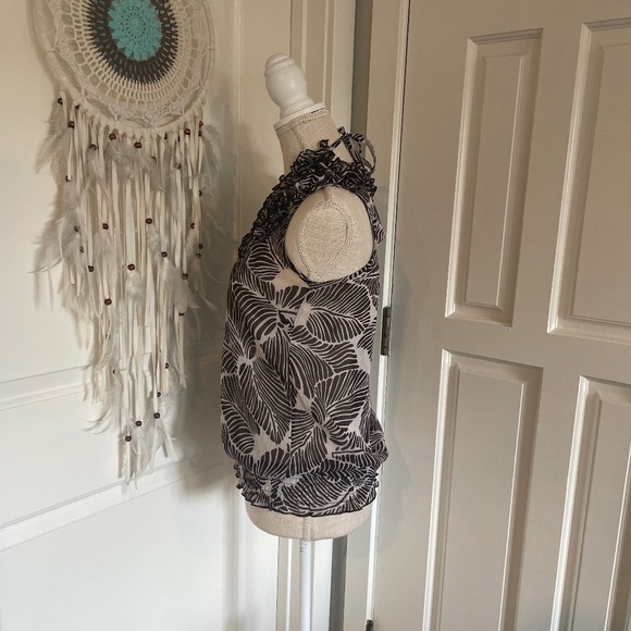 Charlotte Russe Black & White Leaf Print Ruffle Blouse with Tie Neck, Size XS - Picture 5 of 16